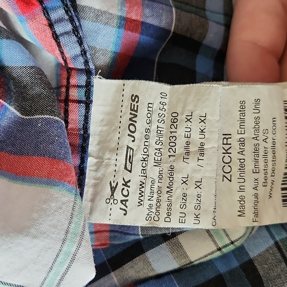 Men's Short Sleeve Plaid Buttoned Shirt - Picture 13 of 13